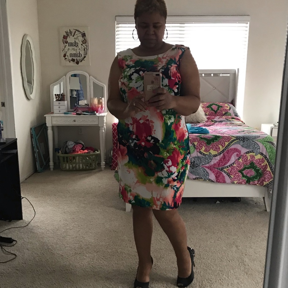 Floral print women’s dress